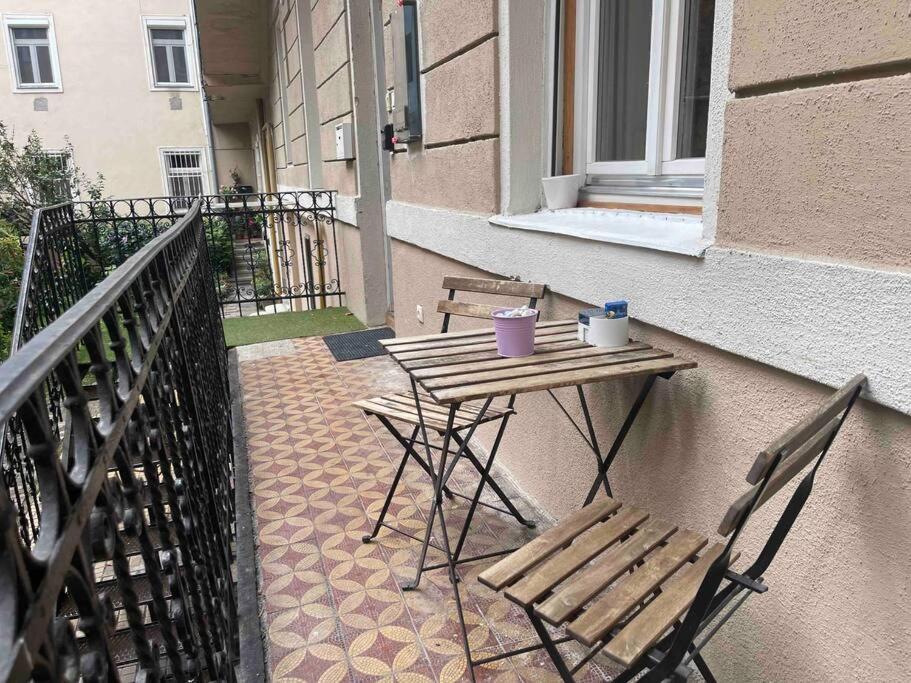 Knezits Spacious Ac Terrace Free Parking Budapest Exterior photo
